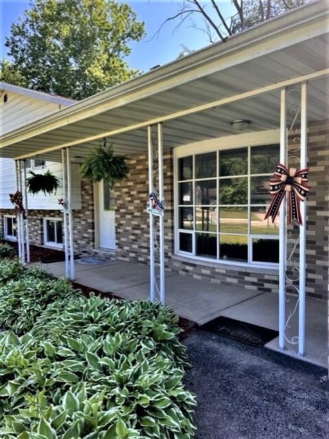 394 Timber Dr, Coloma, MI 49038-9708