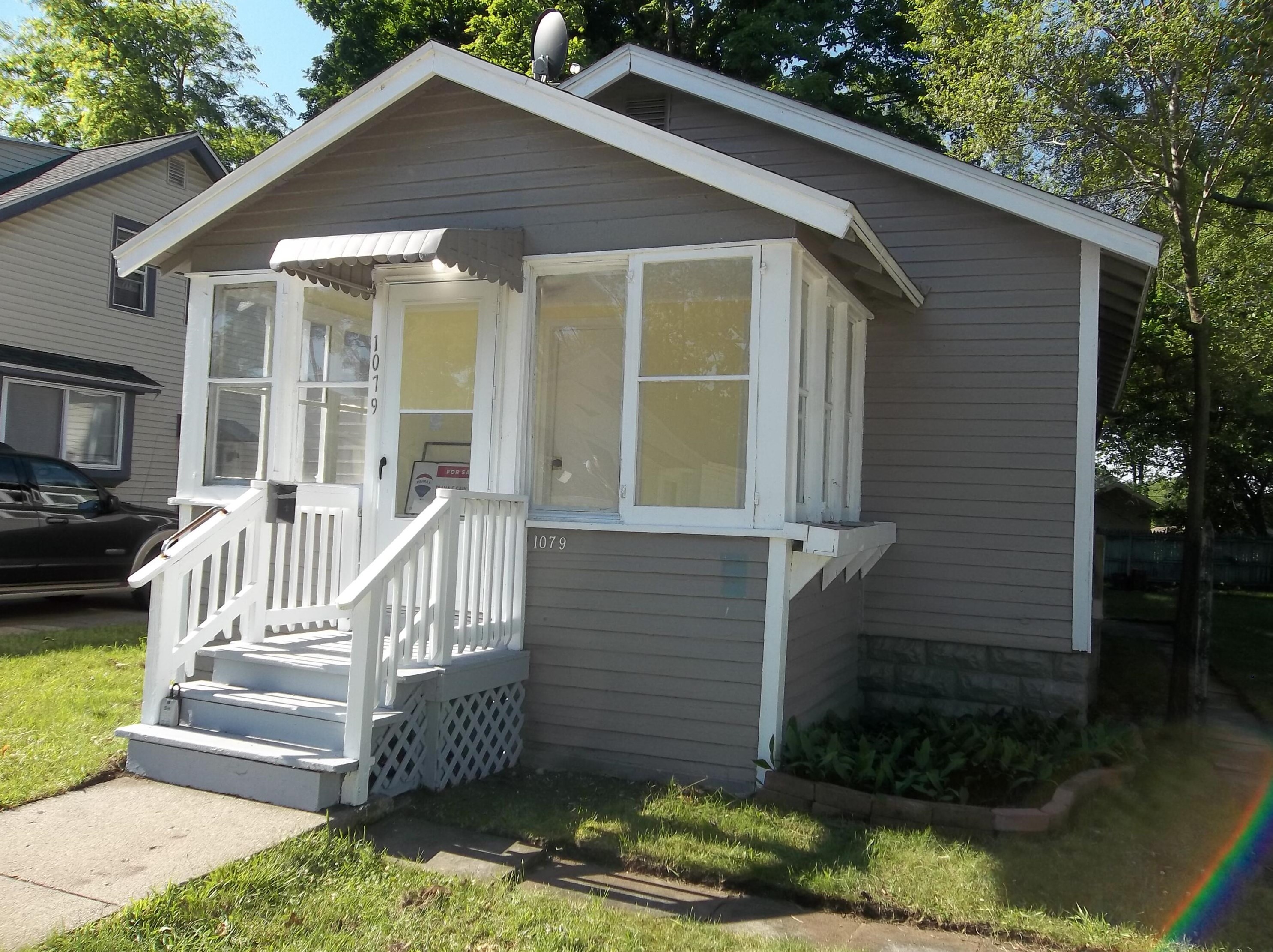 1079 E Larch Ave, Meskegon, MI 49442