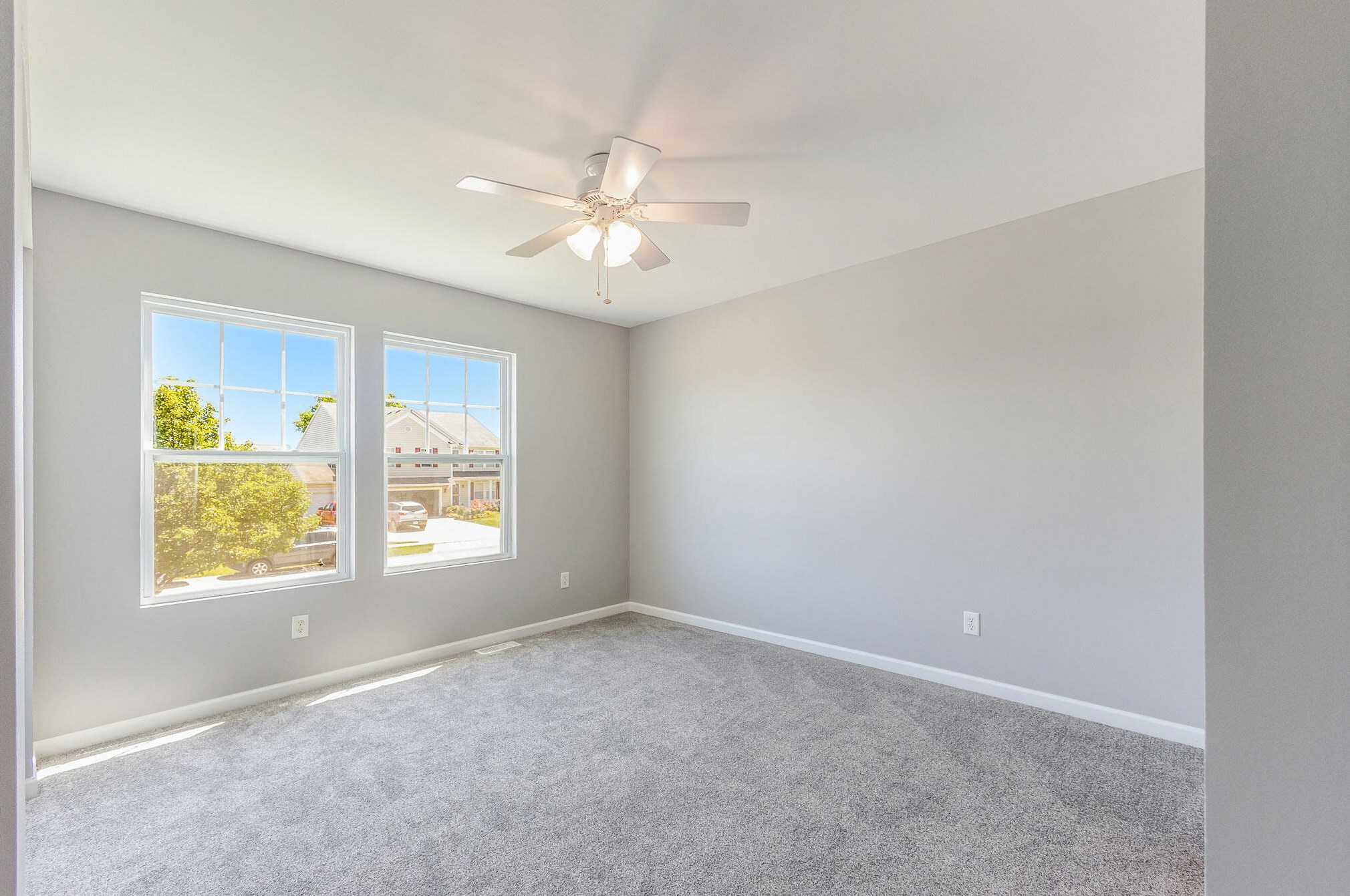 4647 Torrington Dr, Grand Rapids MI  49512-5289 exterior