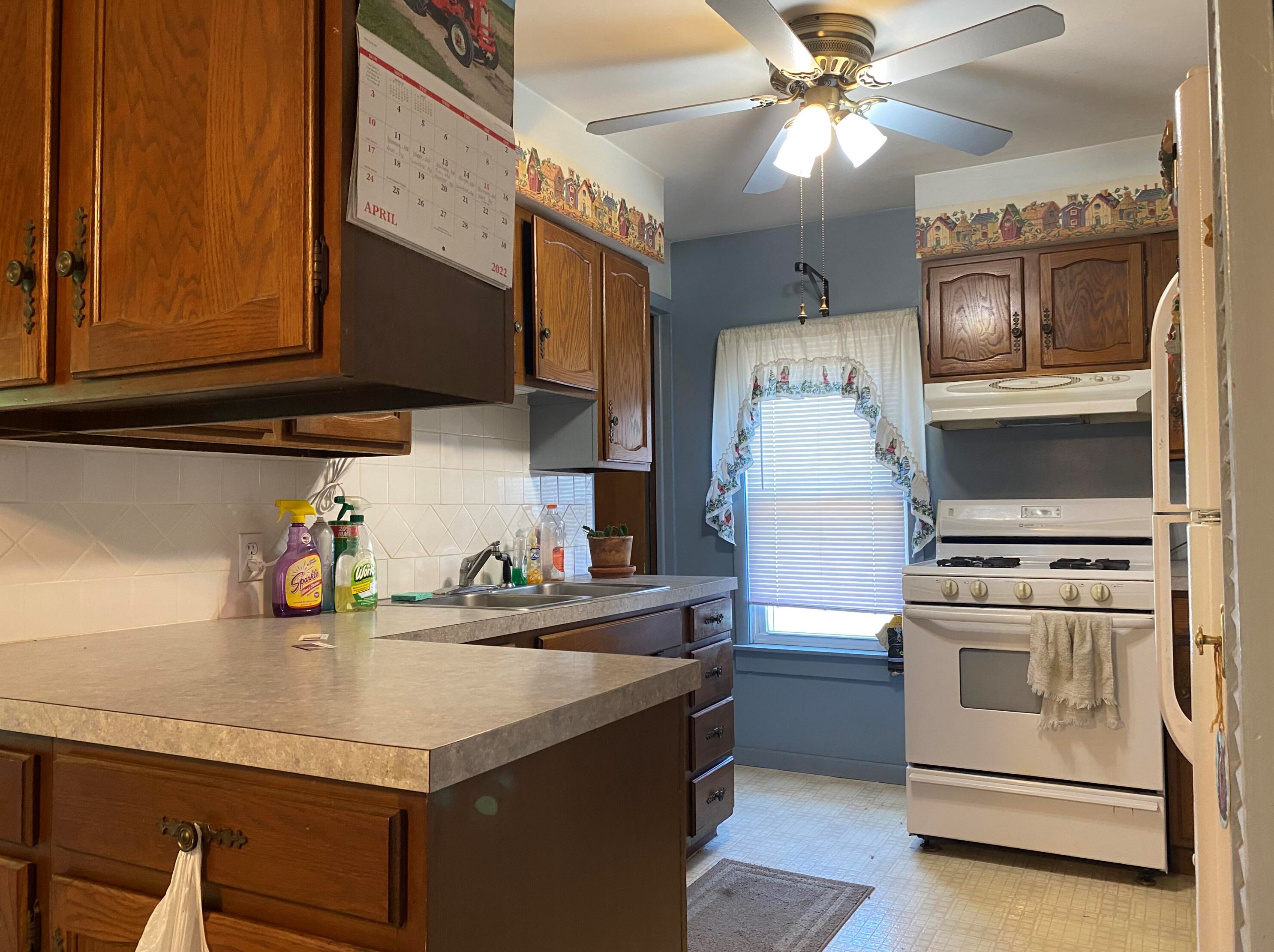 1433 Emerson Ave, Grand Rapids MI 49544-1717 exterior