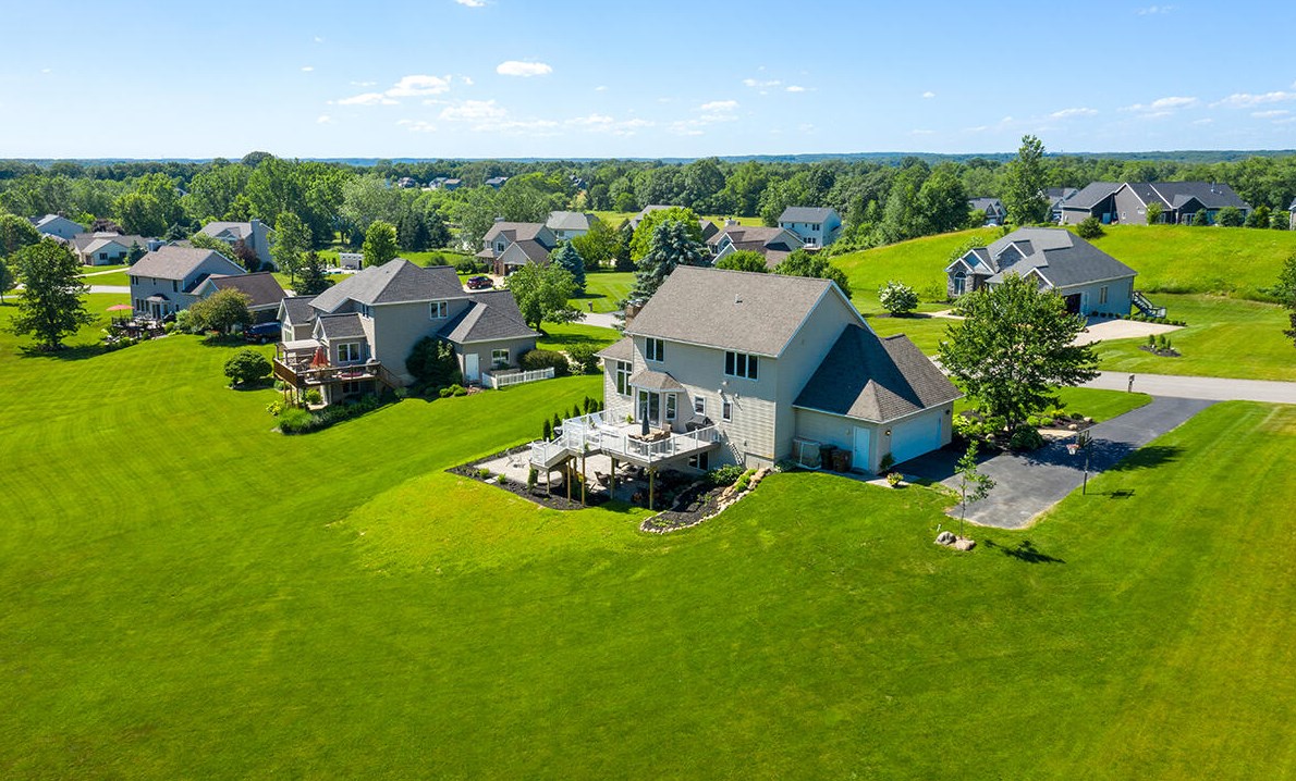 5814 Cannon Hills Dr, Ada MI 49301-8835 exterior