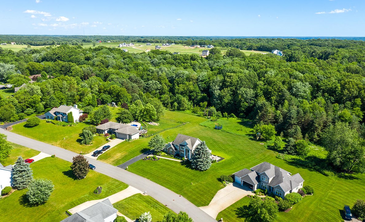 5814 Cannon Hills Dr, Ada MI 49301-8835 exterior