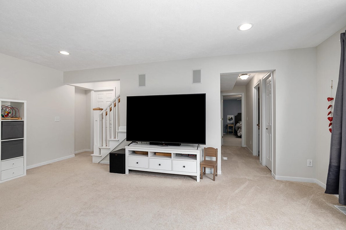 5814 Cannon Hills Dr, Ada MI 49301-8835 exterior