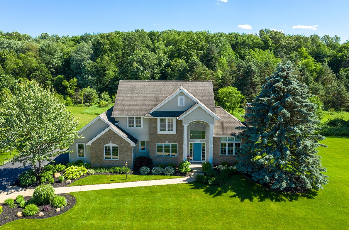 5814 Cannon Hills Dr, Ada MI 49301-8835 exterior