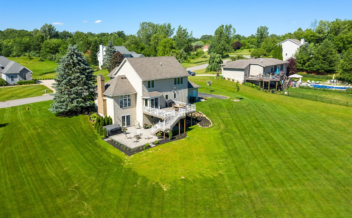 5814 Cannon Hills Dr, Ada MI 49301-8835 exterior