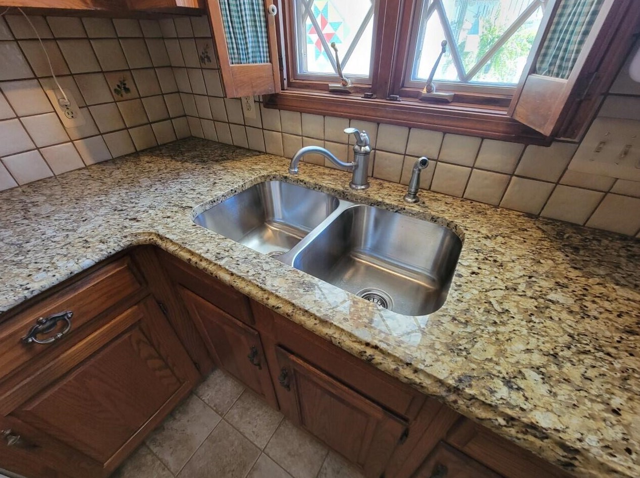 5917 Leisure South Dr, Grand Rapids MI 49548-6857 exterior