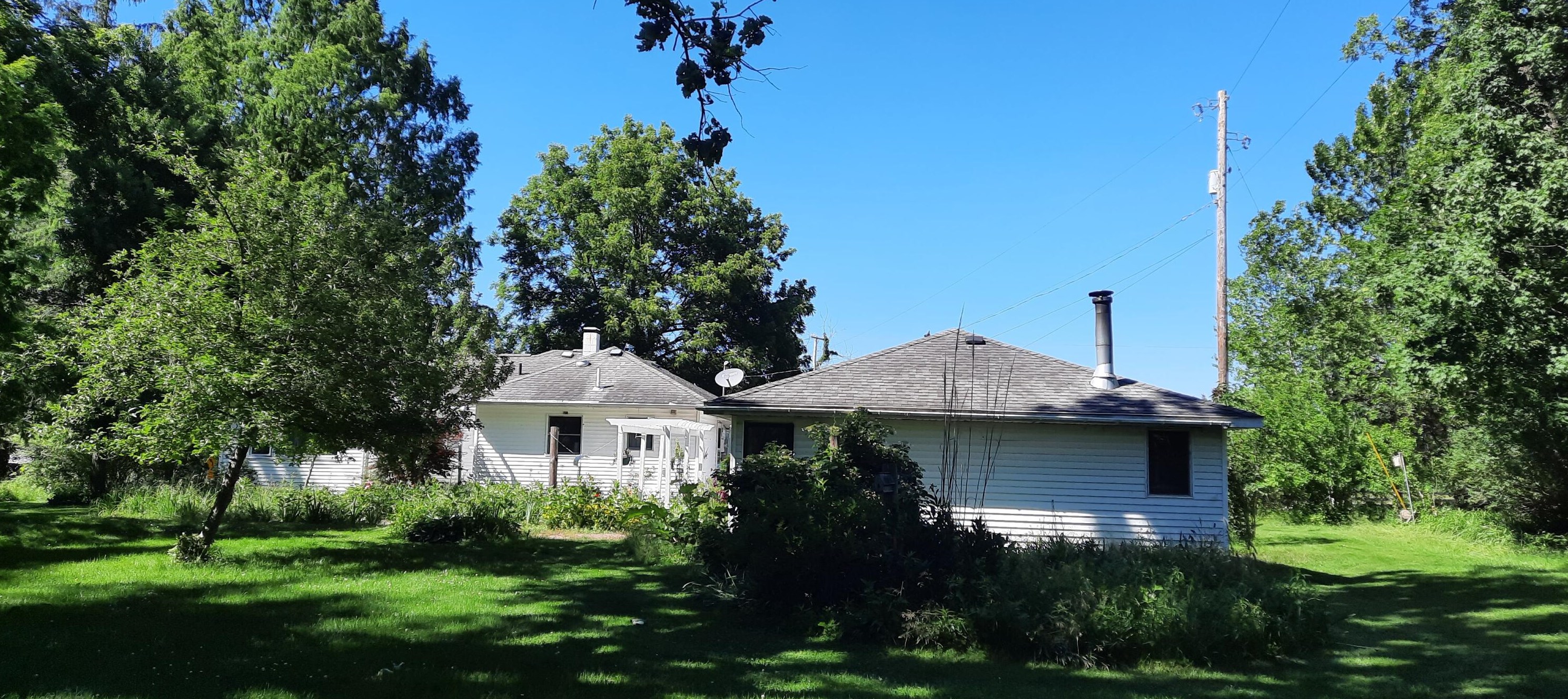 6286 Grand Riv Dr, Ada MI 49301-9503 exterior