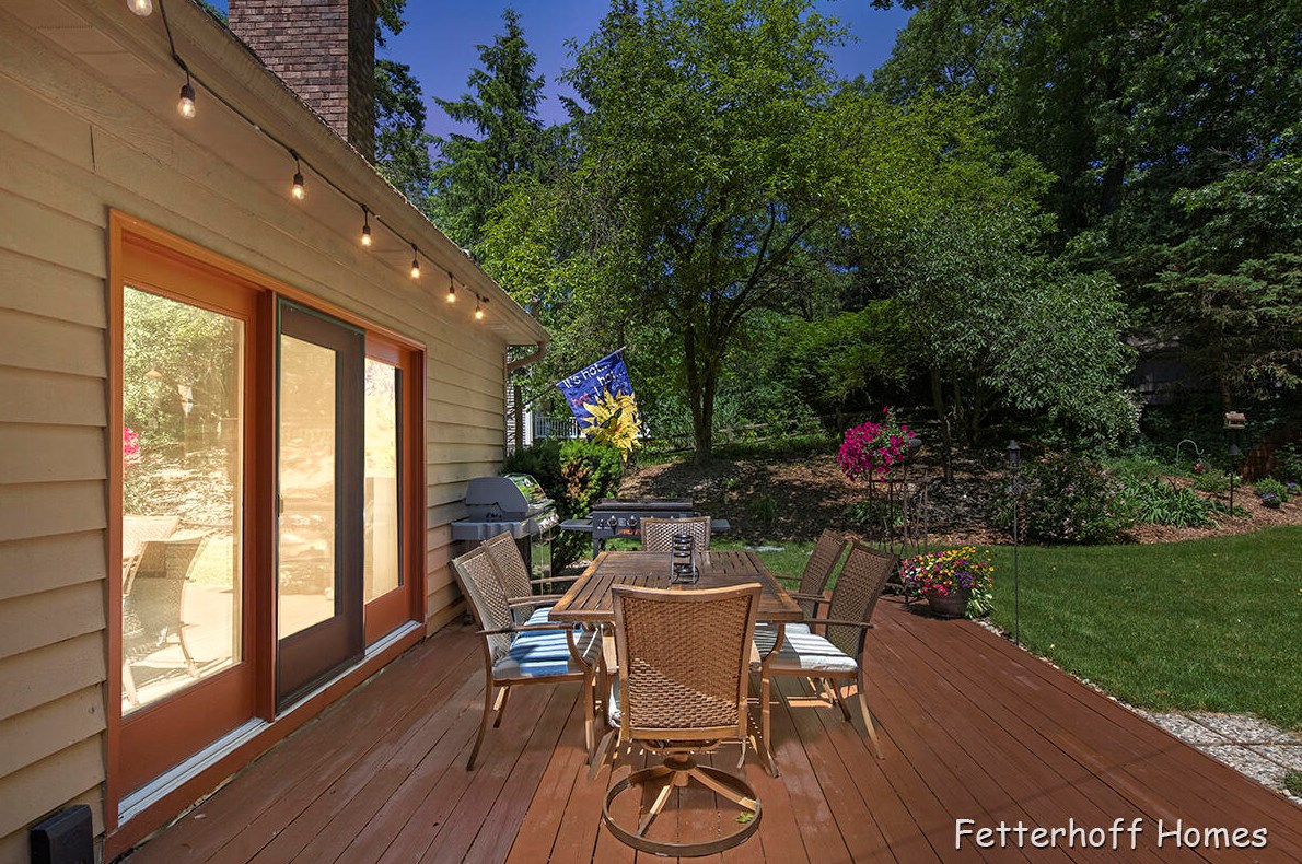 7658 Candlewood Dr, Ada MI 49301-9348 exterior