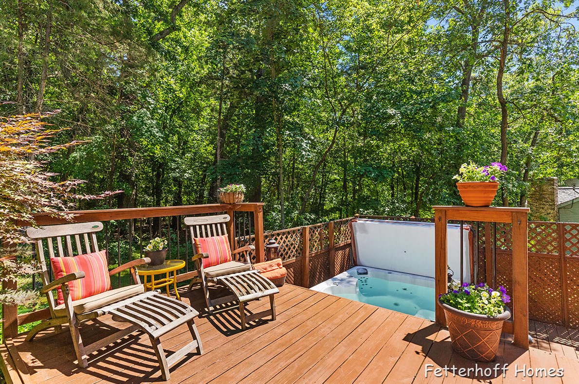 7658 Candlewood Dr, Ada MI 49301-9348 exterior