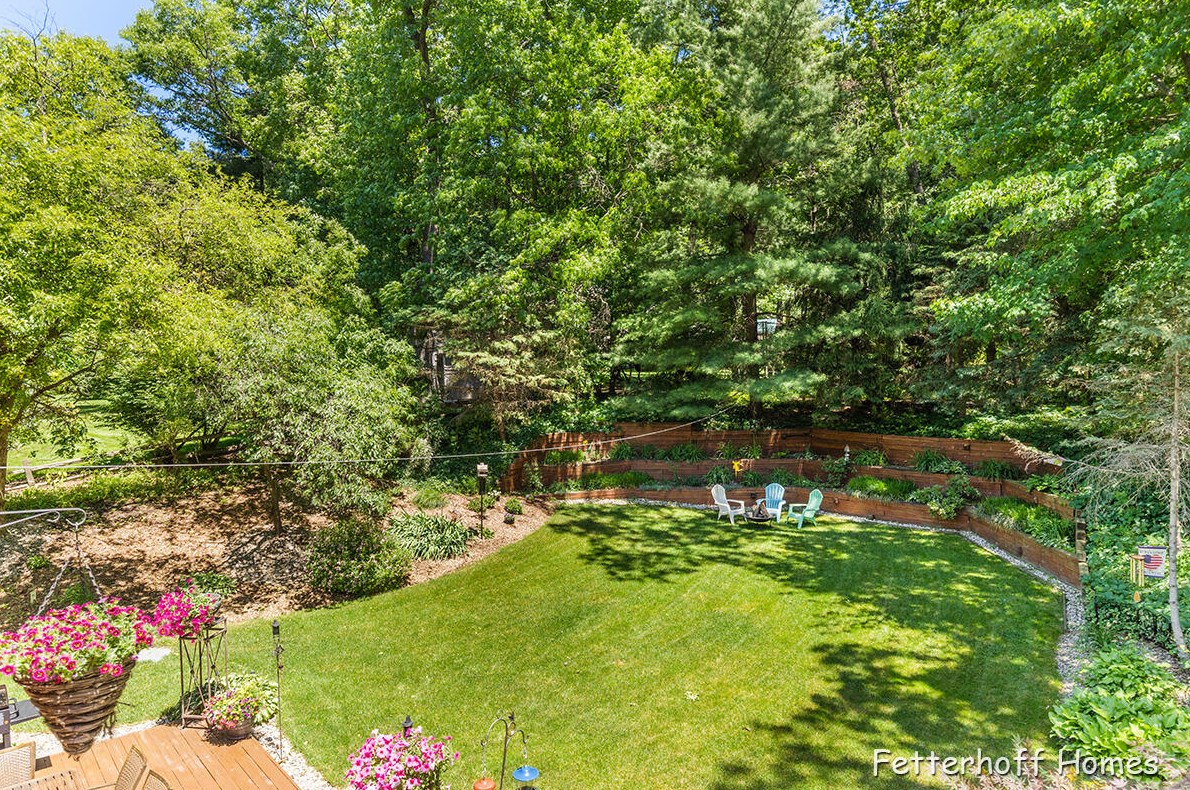 7658 Candlewood Dr, Ada MI 49301-9348 exterior