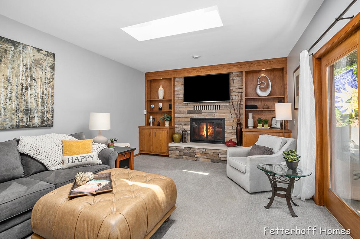 7658 Candlewood Dr, Ada MI 49301-9348 exterior