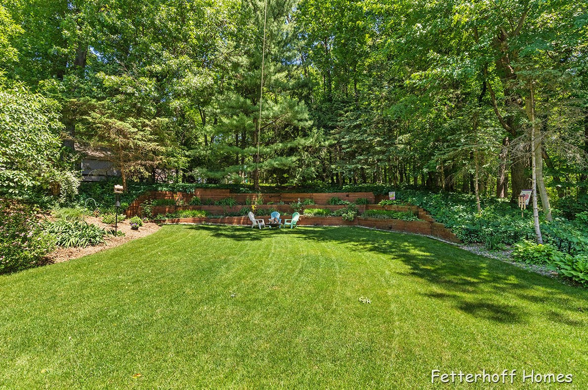 7658 Candlewood Dr, Ada MI 49301-9348 exterior