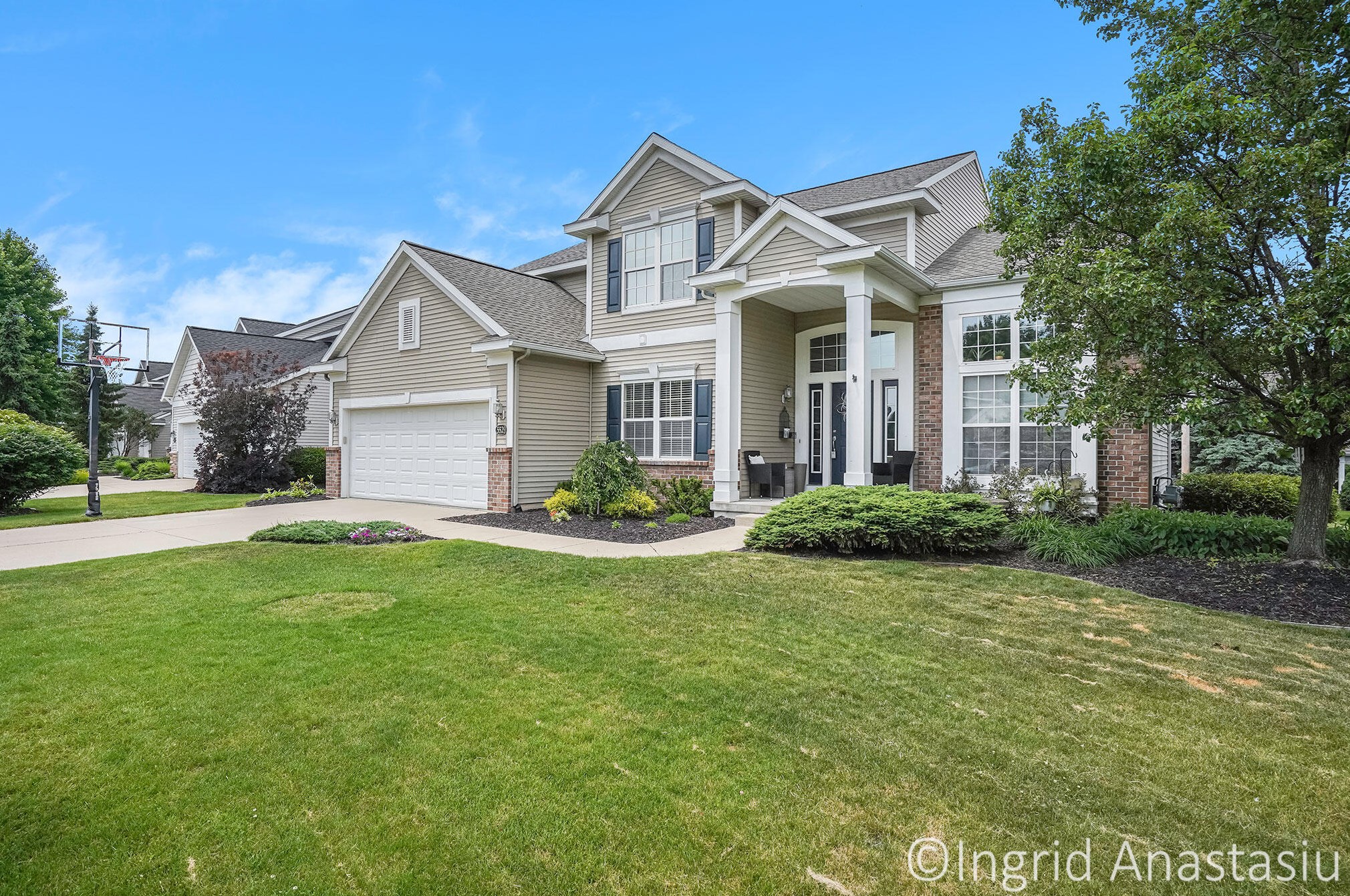 5529 Clemwood Ct, Ada, MI 49301-7748