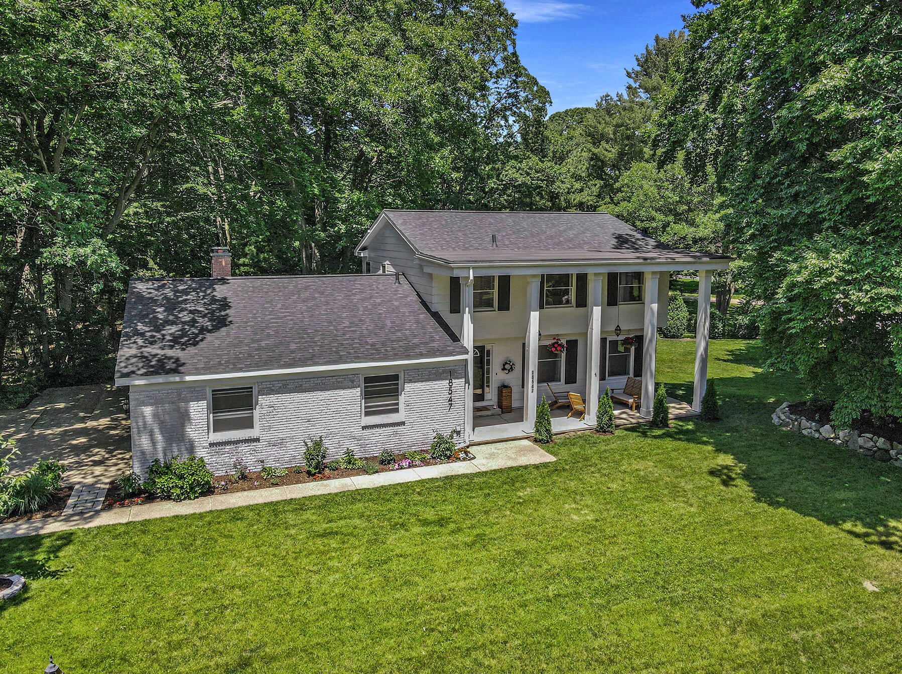 18547 Pawnee Dr, Spring Lake MI  49456-9416 exterior