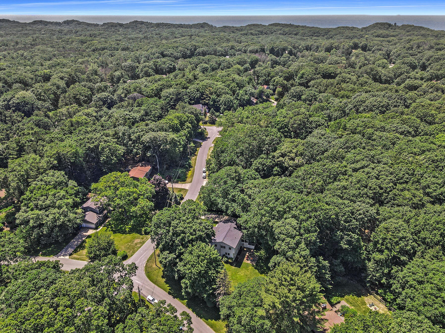 18547 Pawnee Dr, Spring Lake MI  49456-9416 exterior