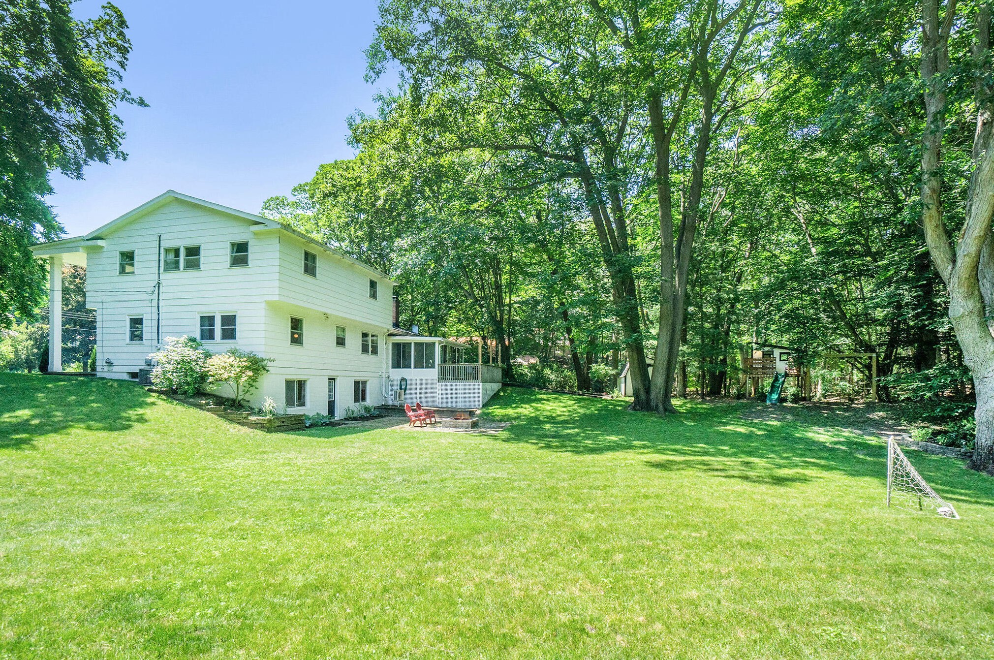 18547 Pawnee Dr, Spring Lake MI  49456-9416 exterior