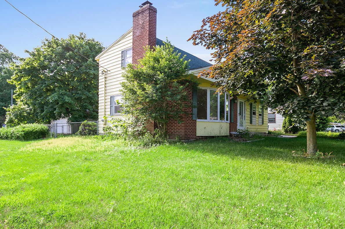 324 Lorene St, Wayland, MI 49348-1126