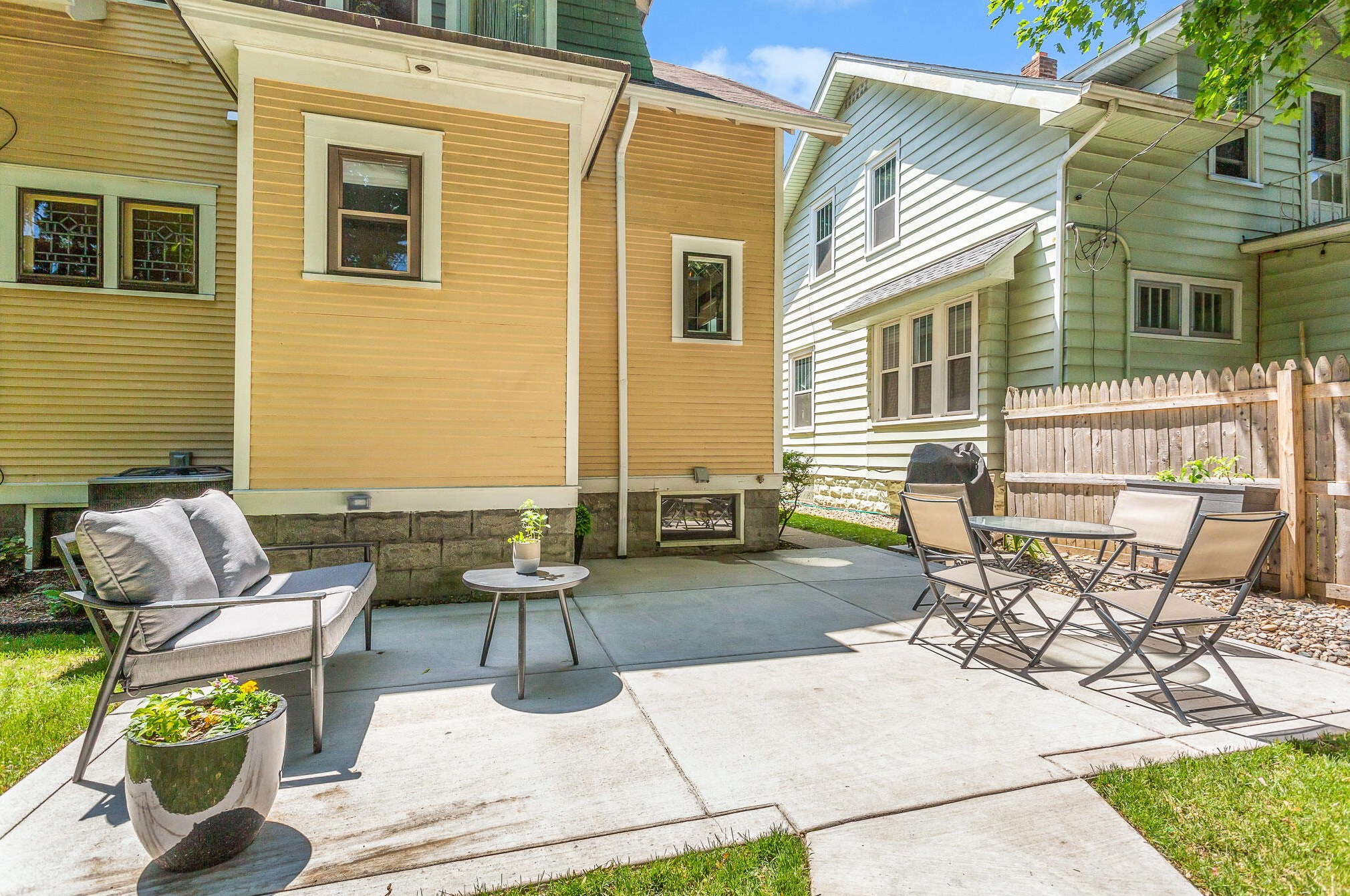 753 Innes St, Grand Rapids MI 49503-3518 exterior