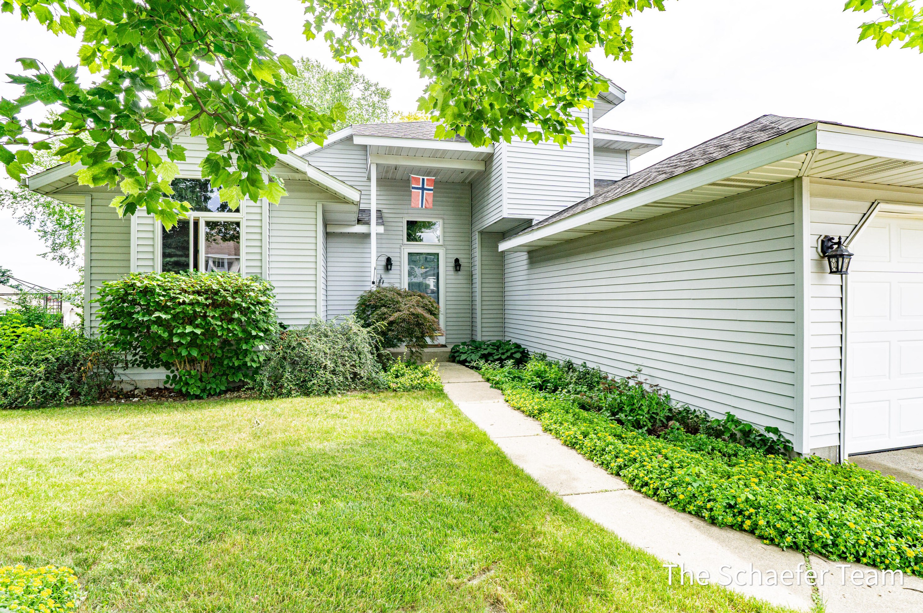 2883 Valley Ave, Grand Rapids MI 49544-1675 exterior