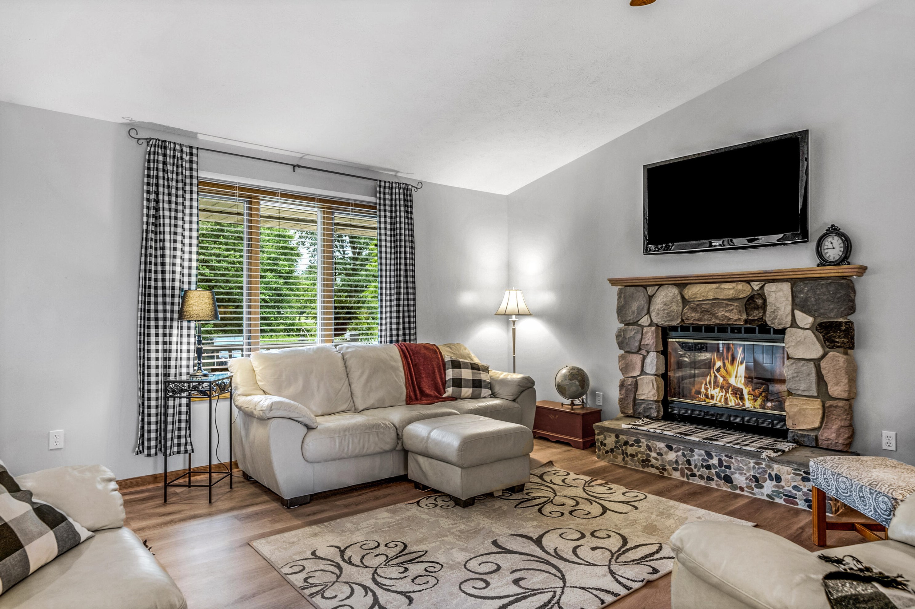 12136 92nd Ave, Allendale, MI 49401-7512