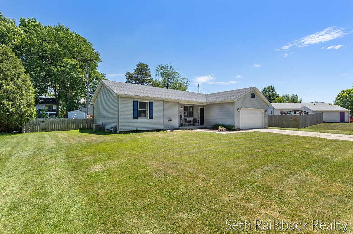 526 Clinton Ave, Grand Rapids, MI 49534-3516