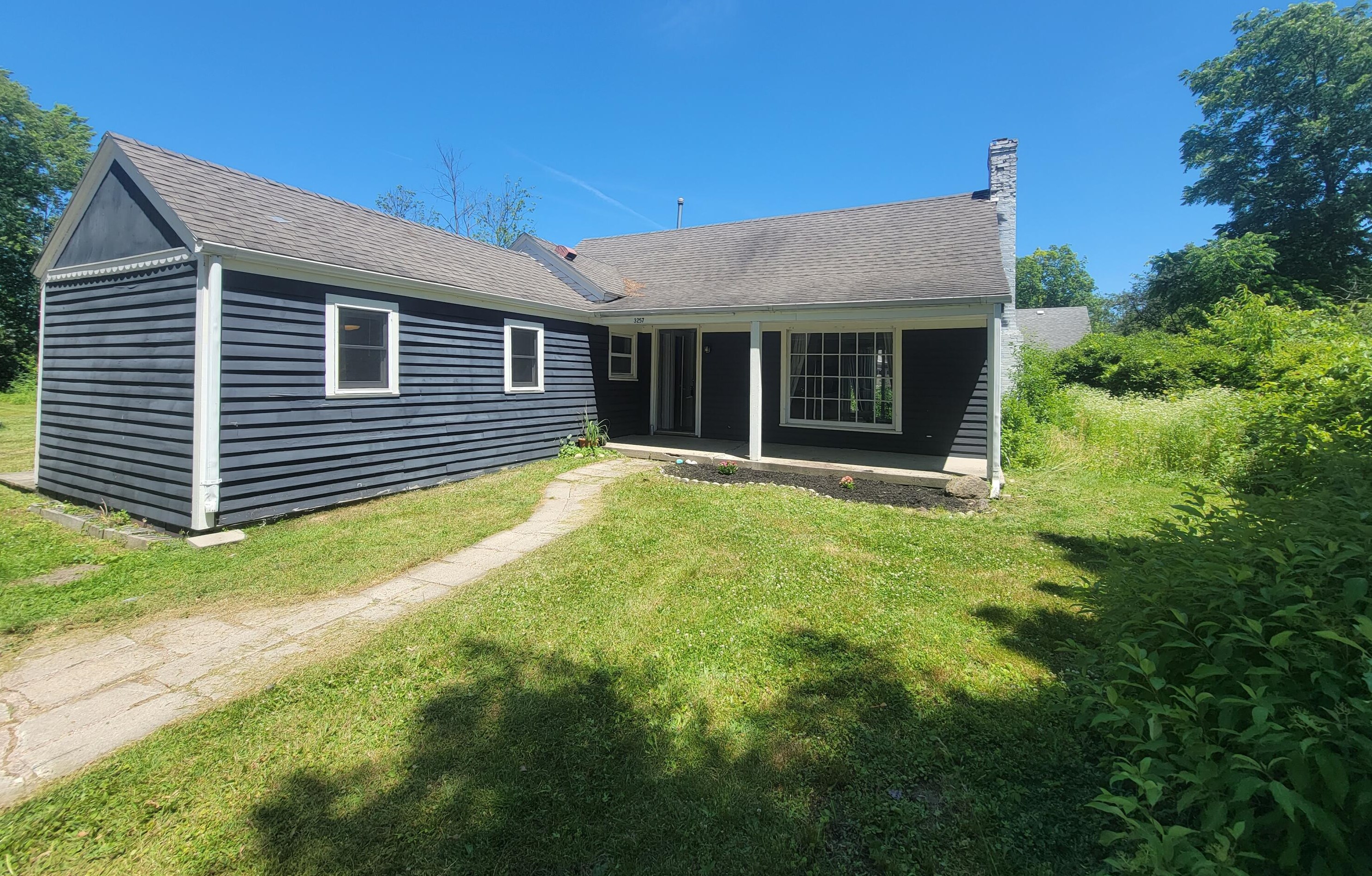 3257 Fulton St, Grand Rapids MI  49546-1302 exterior