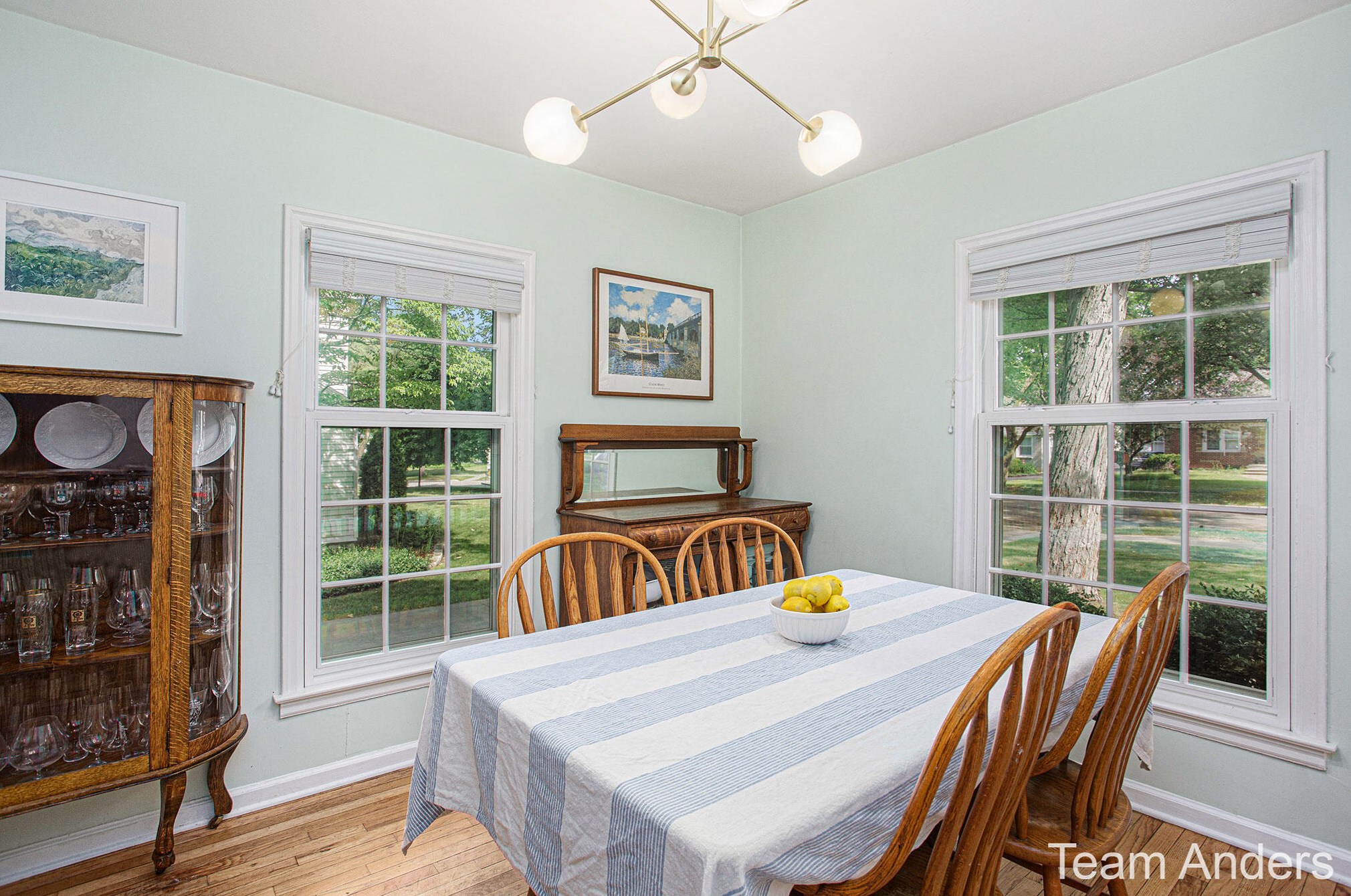 2134 Englewood Dr, Grand Rapids MI 49506-4512 exterior