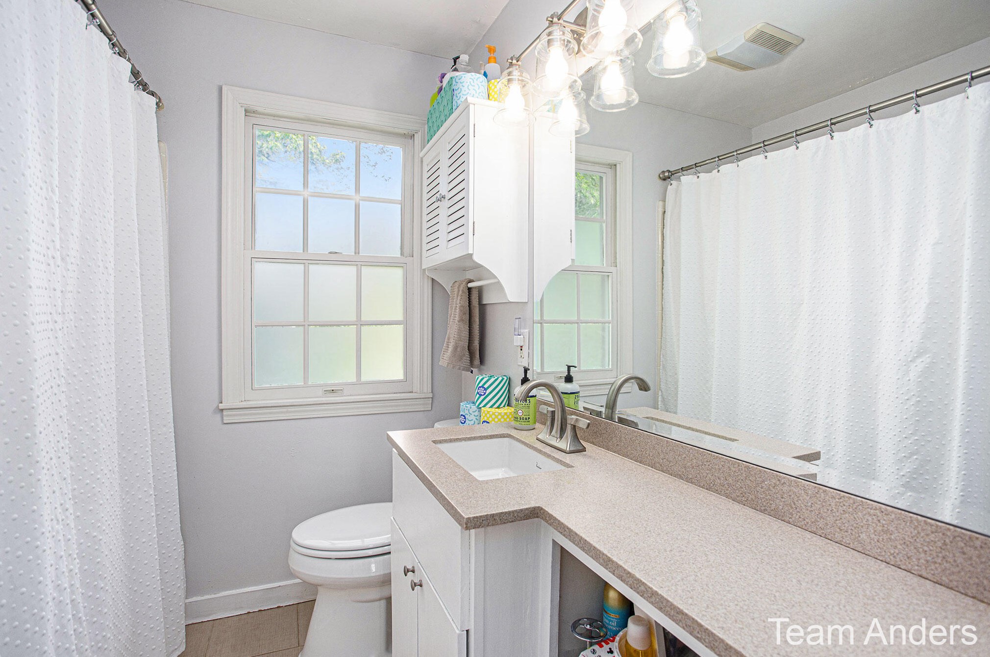 2134 Englewood Dr, Grand Rapids MI 49506-4512 exterior