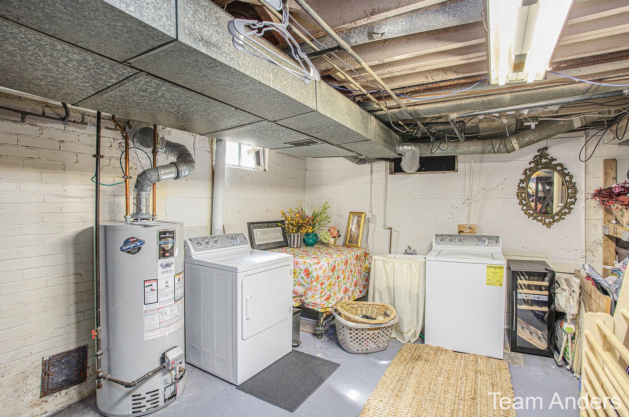 2134 Englewood Dr, Grand Rapids MI 49506-4512 exterior