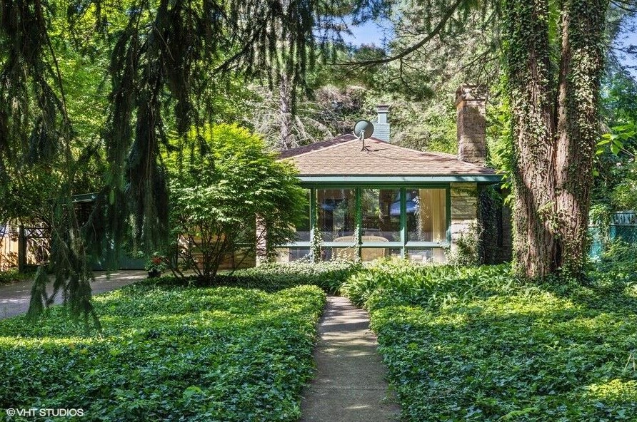 9172 Pier St, Lakeside, MI 49116