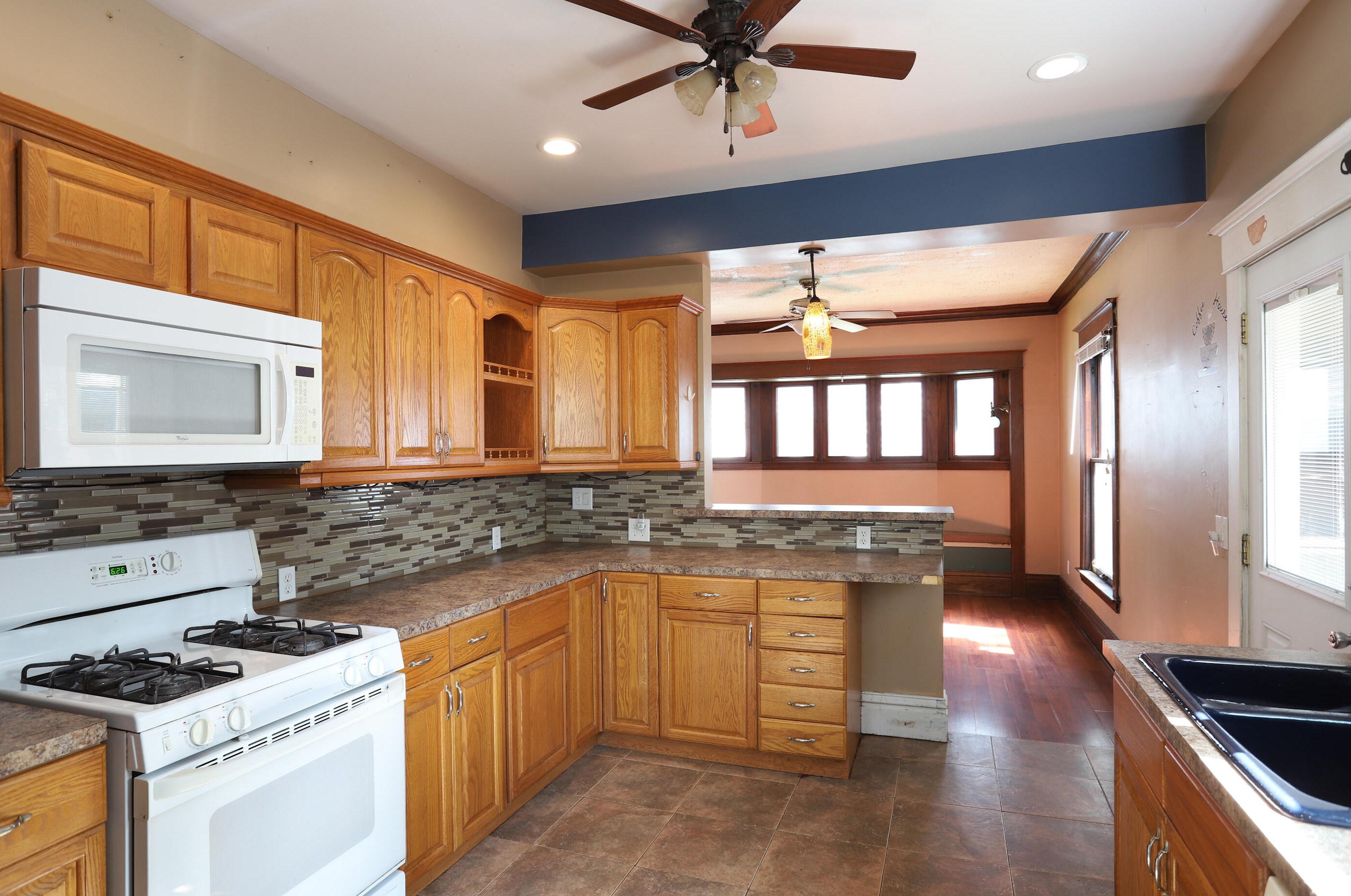 1254 College Ave, Grand Rapids MI 49505-5175 exterior