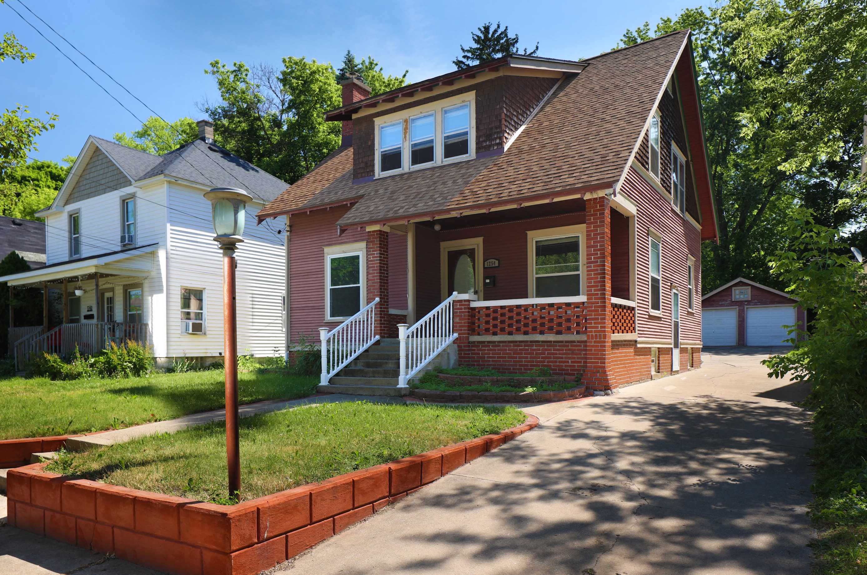 1254 College Ave, Grand Rapids MI  49505-5167 exterior