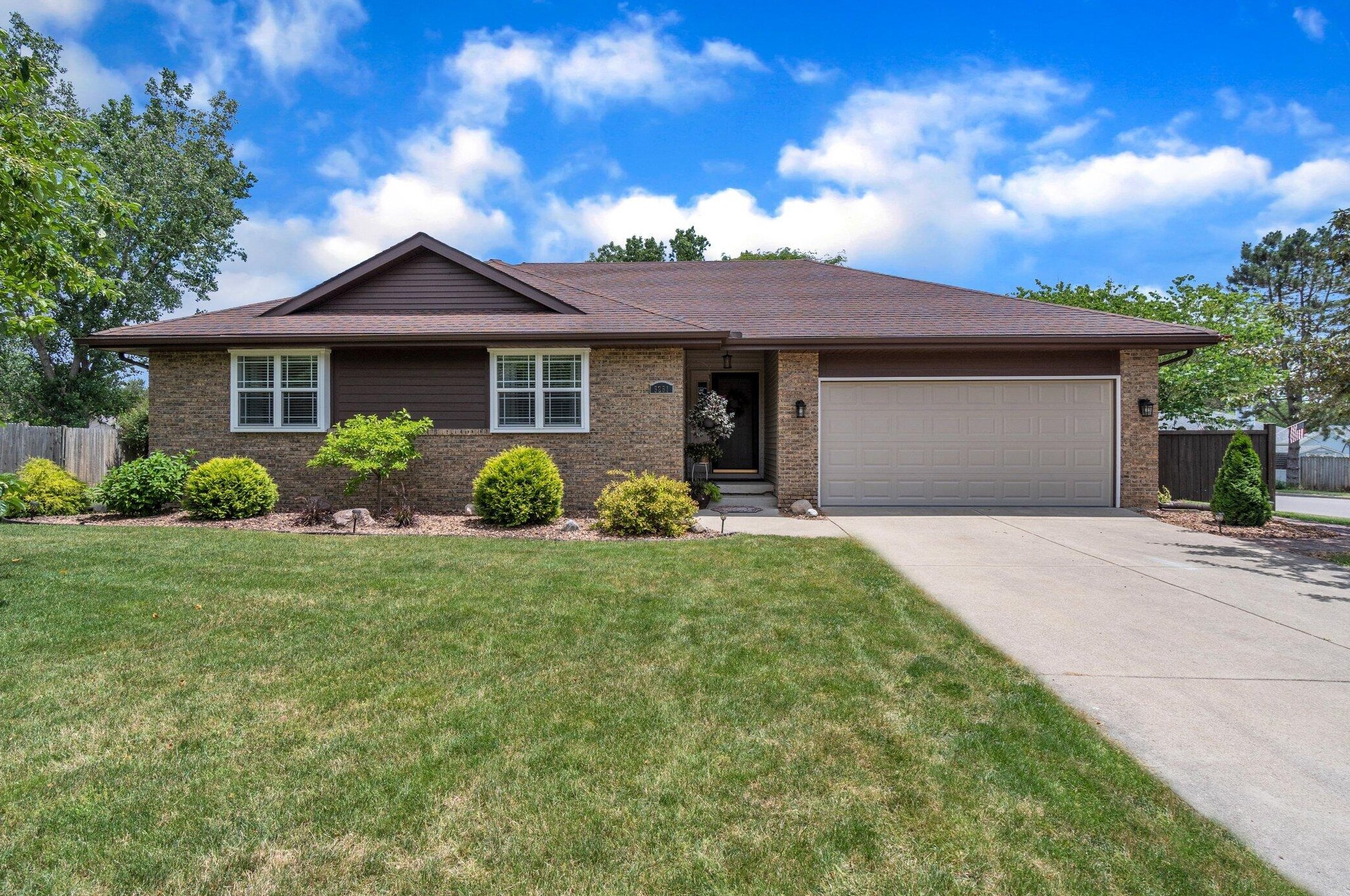 5251 Boulder St, Jackson, MI 49201-8235