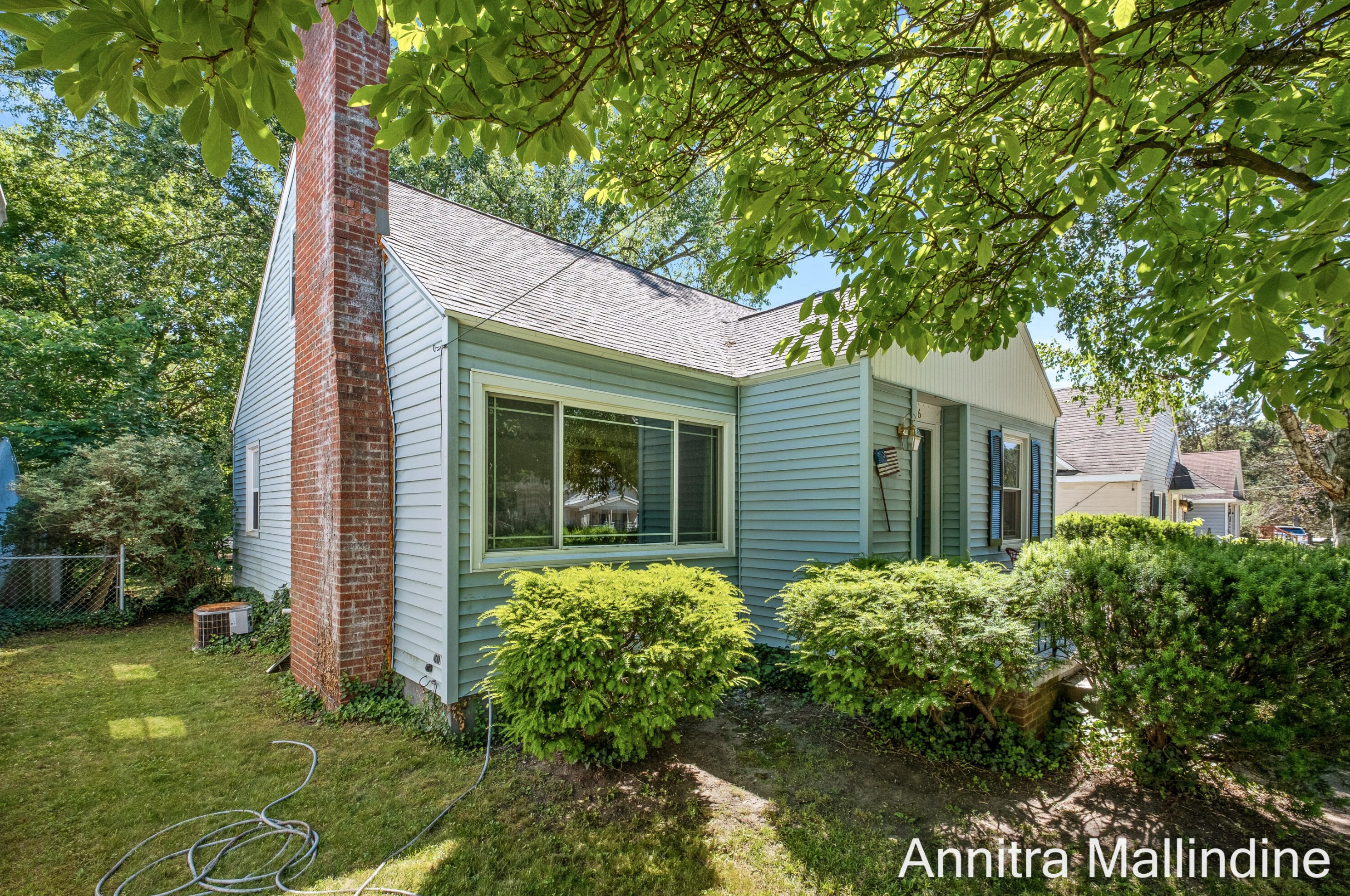 726 4 Mile Rd, Grand Rapids MI  49525-2645 exterior