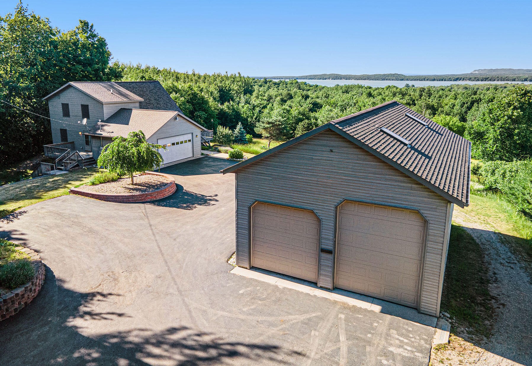 8100 Lincoln Rd, Beulah, MI 49617