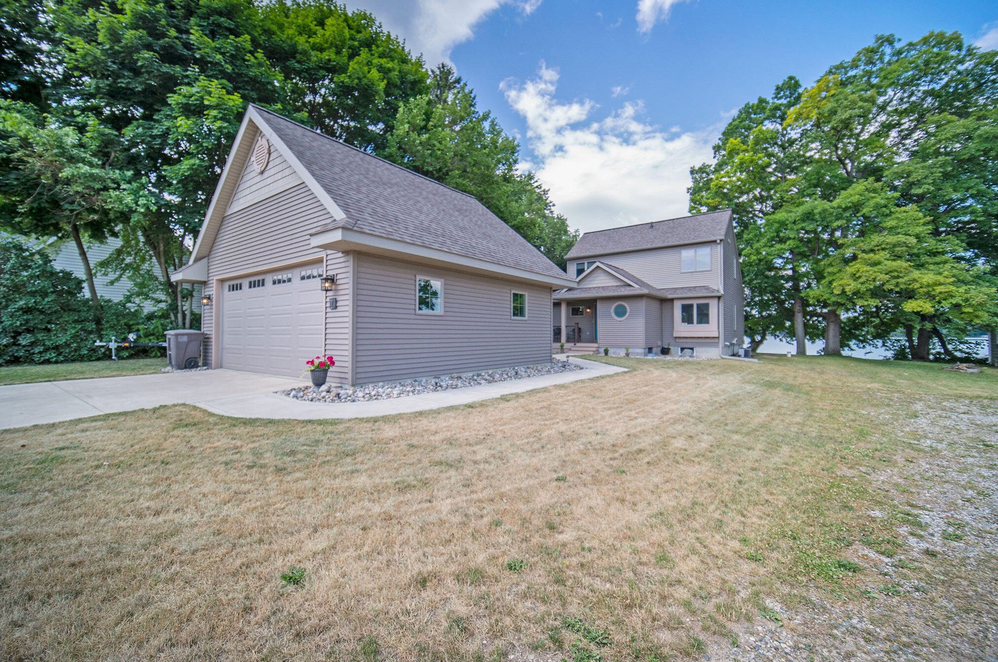 171 Windward Shore Rd, Horton, MI 49246