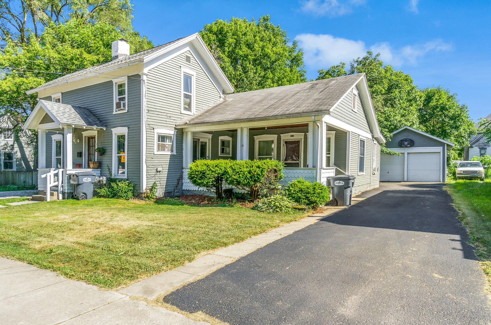 314 Elm St, Paw Paw MI  49079-1313 exterior