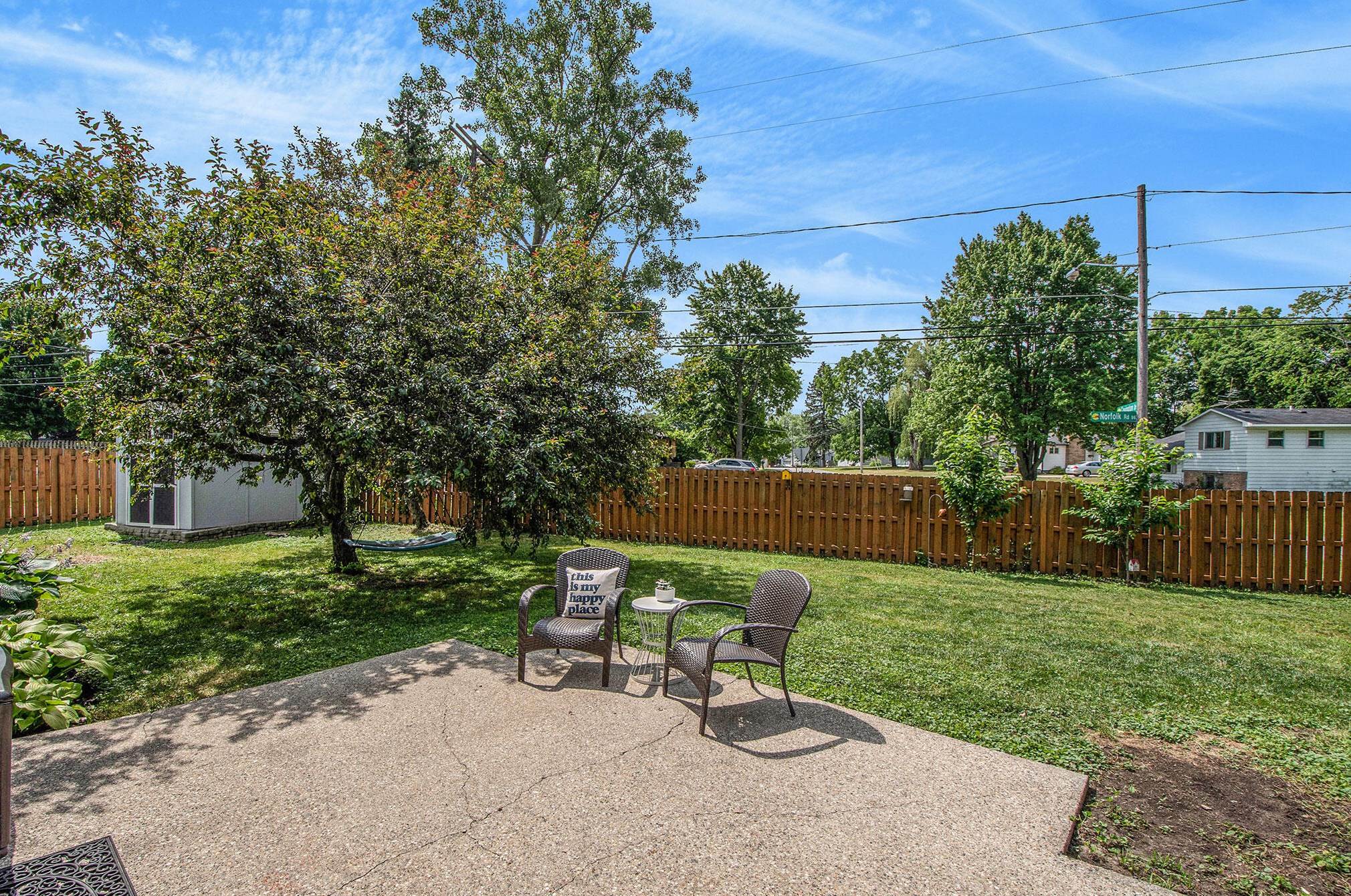 1747 Danby Ln, Grand Rapids MI  49506-4823 exterior