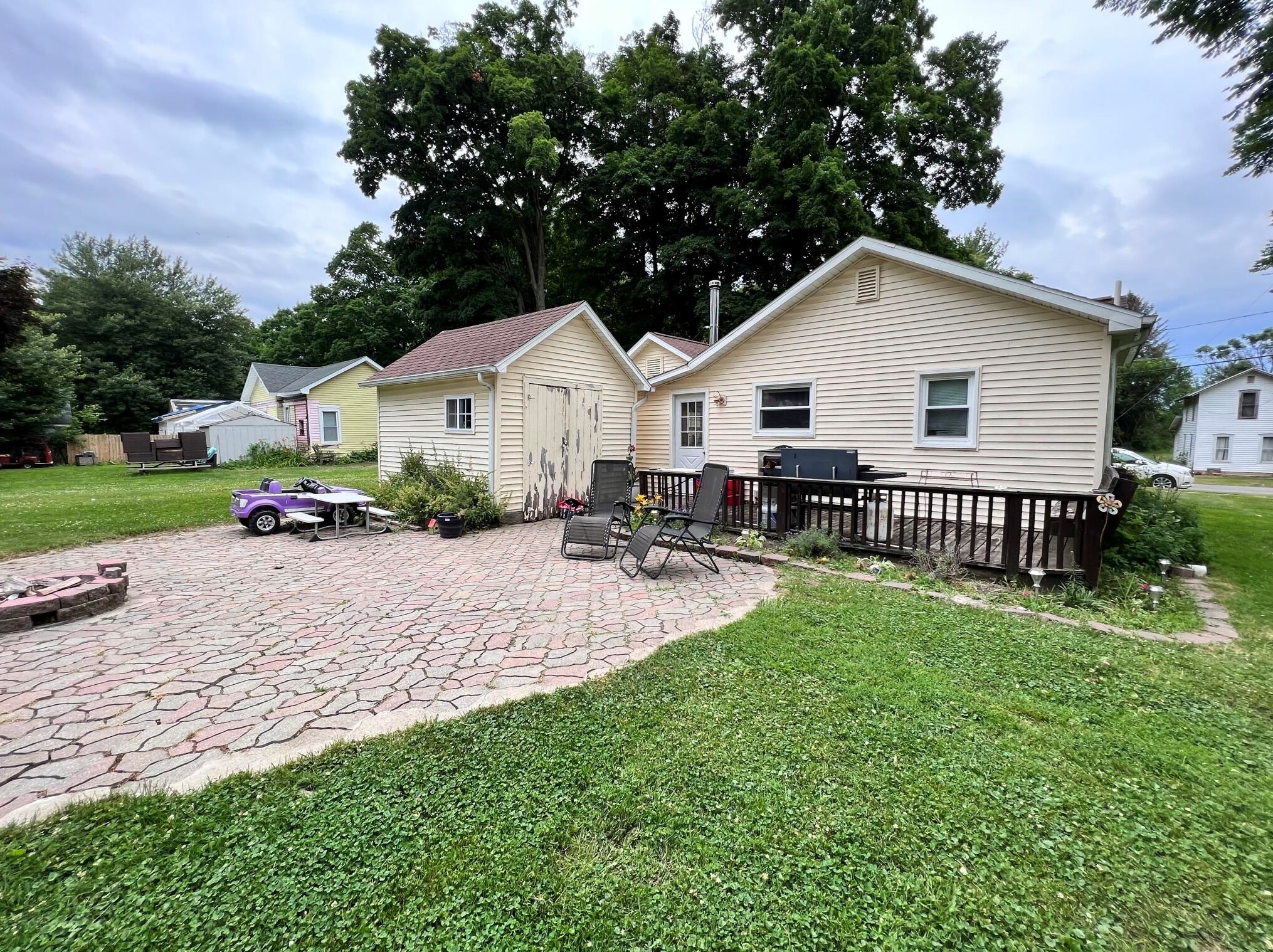 119 Monroe St, North Adams, MI 49262