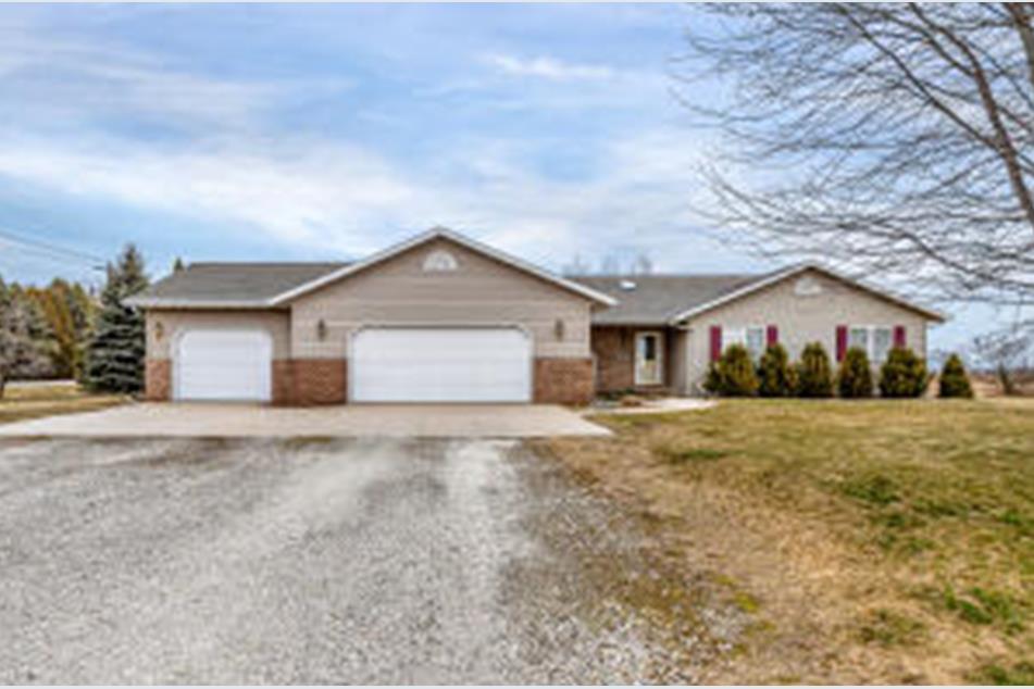 4840 Cottage Ln, Two Rivers, WI 54241 MLS 1869138 Coldwell Banker