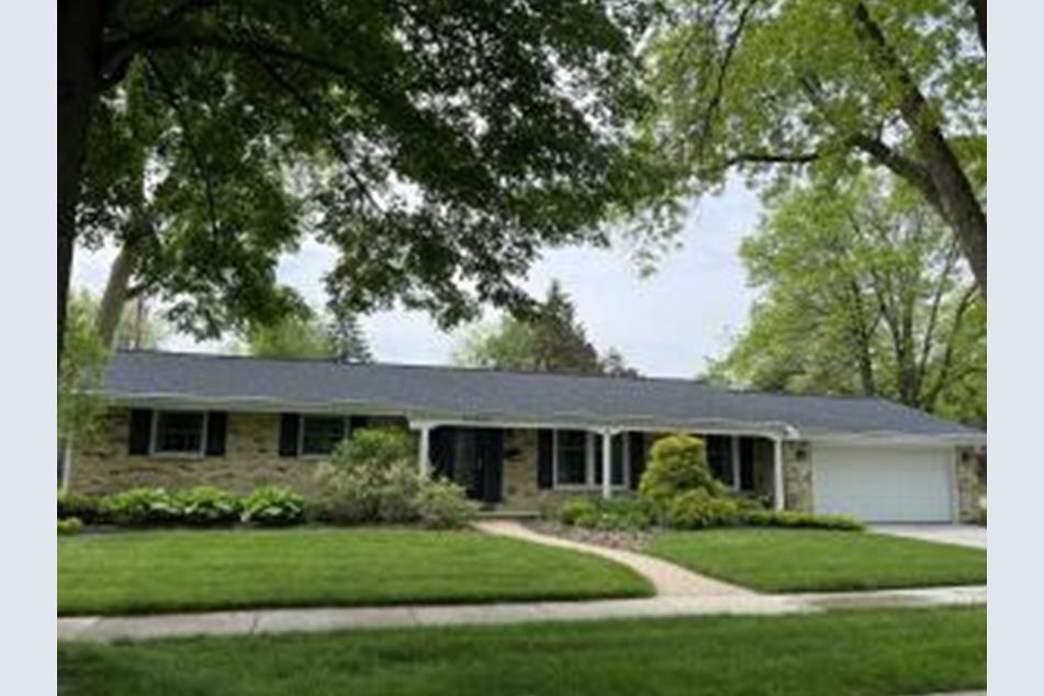 N79W5589 Woodland Rd, Cedarburg, WI 53012 MLS 1876248 Coldwell Banker