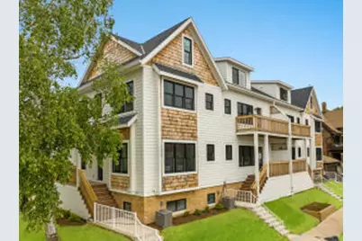 2604 E Park Pl, Milwaukee, WI 53211 - Photo 1