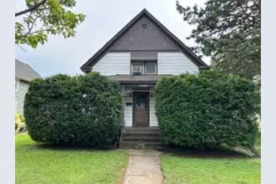 1104  Pleasant St, Lake Geneva, WI 53147 - Photo 1