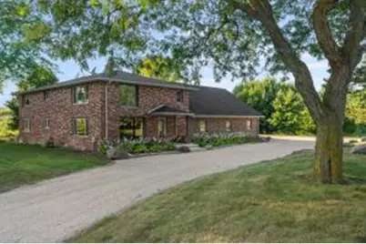 11211 N Swan Rd, Mequon, WI 53097 - Photo 1