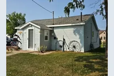 642  E Taft St, Blair, WI 54616 - Photo 1
