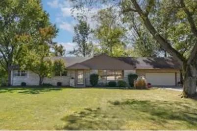 5405 W Hillcrest Dr, Mequon, WI 53092 - Photo 1