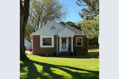 3923 S Lake Dr, Saint Francis, WI 53235 - Photo 1