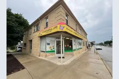 3075 N 72nd St, Milwaukee, WI 53210 - Photo 1