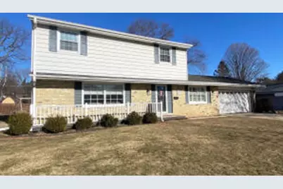 N91W6220  Lynnwood Ln, Cedarburg, WI 53012 - Photo 1