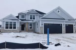 233 Candleberry Ln, Grafton, WI 53024 - Photo 1